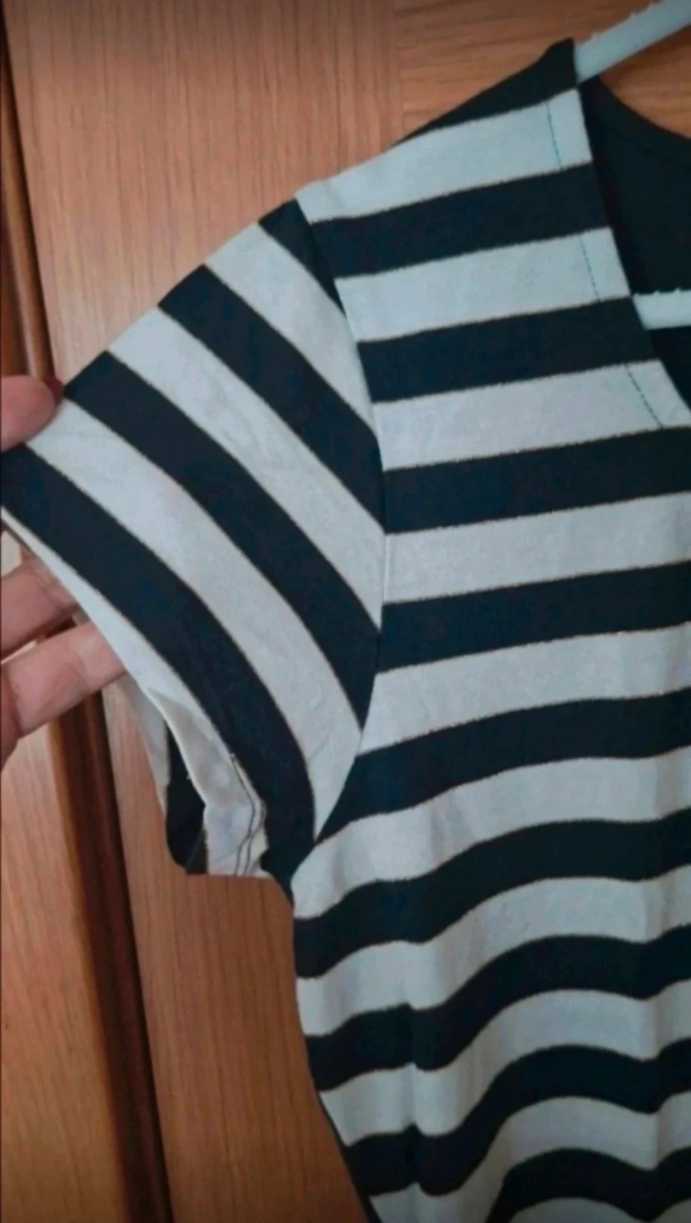 Camiseta feminina, manga curta, listrada, tamanho 40 – photo 3